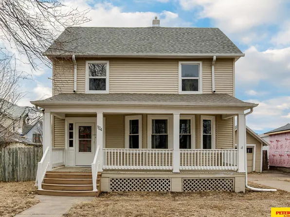 124 E Linden Ave, Fremont, NE 68025