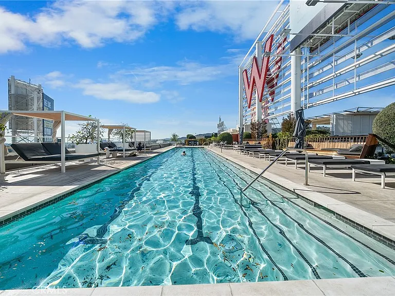 6250 Hollywood Blvd #12F — Photo 1