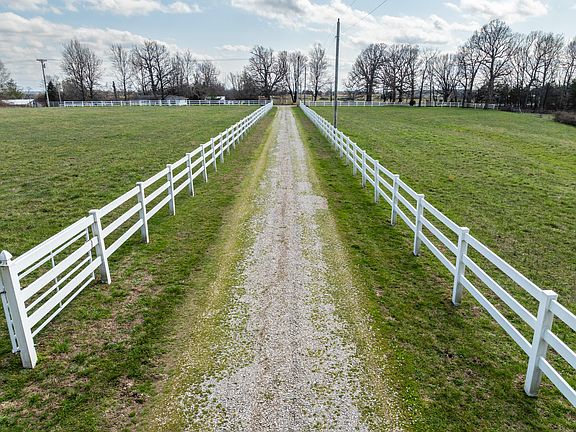 3rd image of 739 Timber Ridge Road