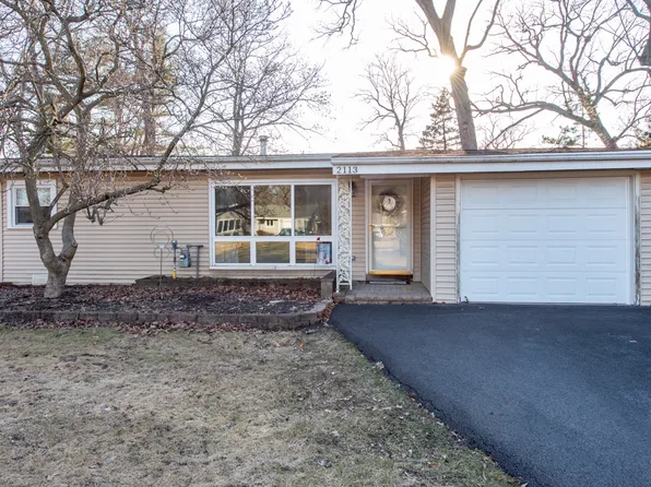 2113 Burr Oak Ln, Lindenhurst, IL 60046