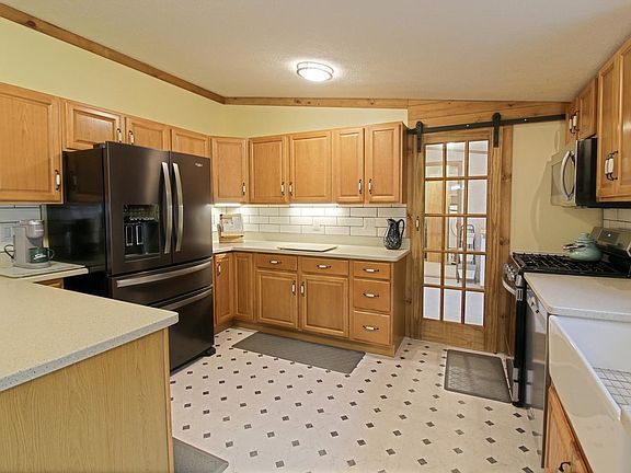 3rd image of 425 Taylor Street