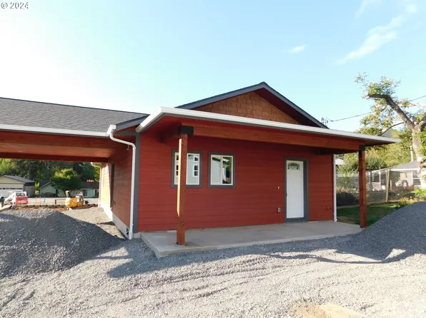 120 E Date St, Powers, OR 97466