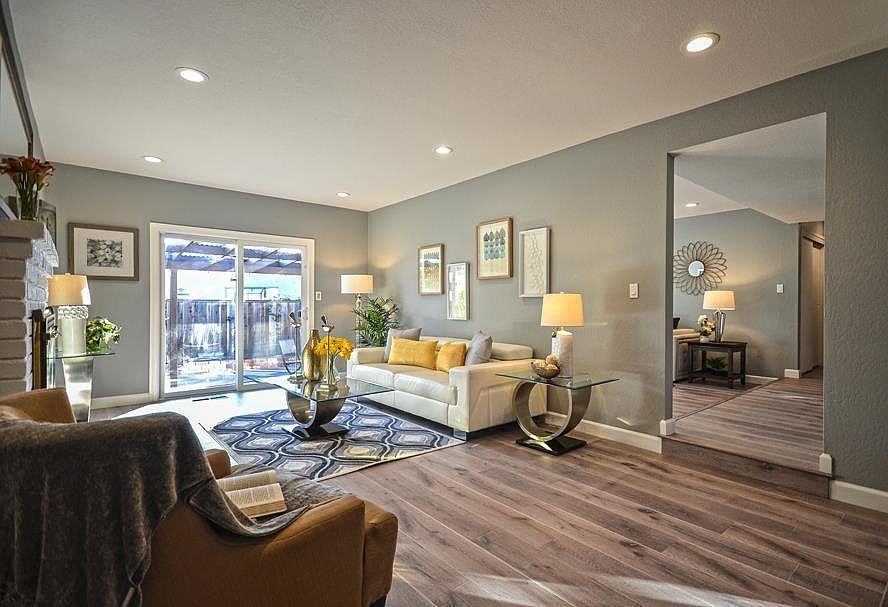 1st image of 35767 Caxton Pl