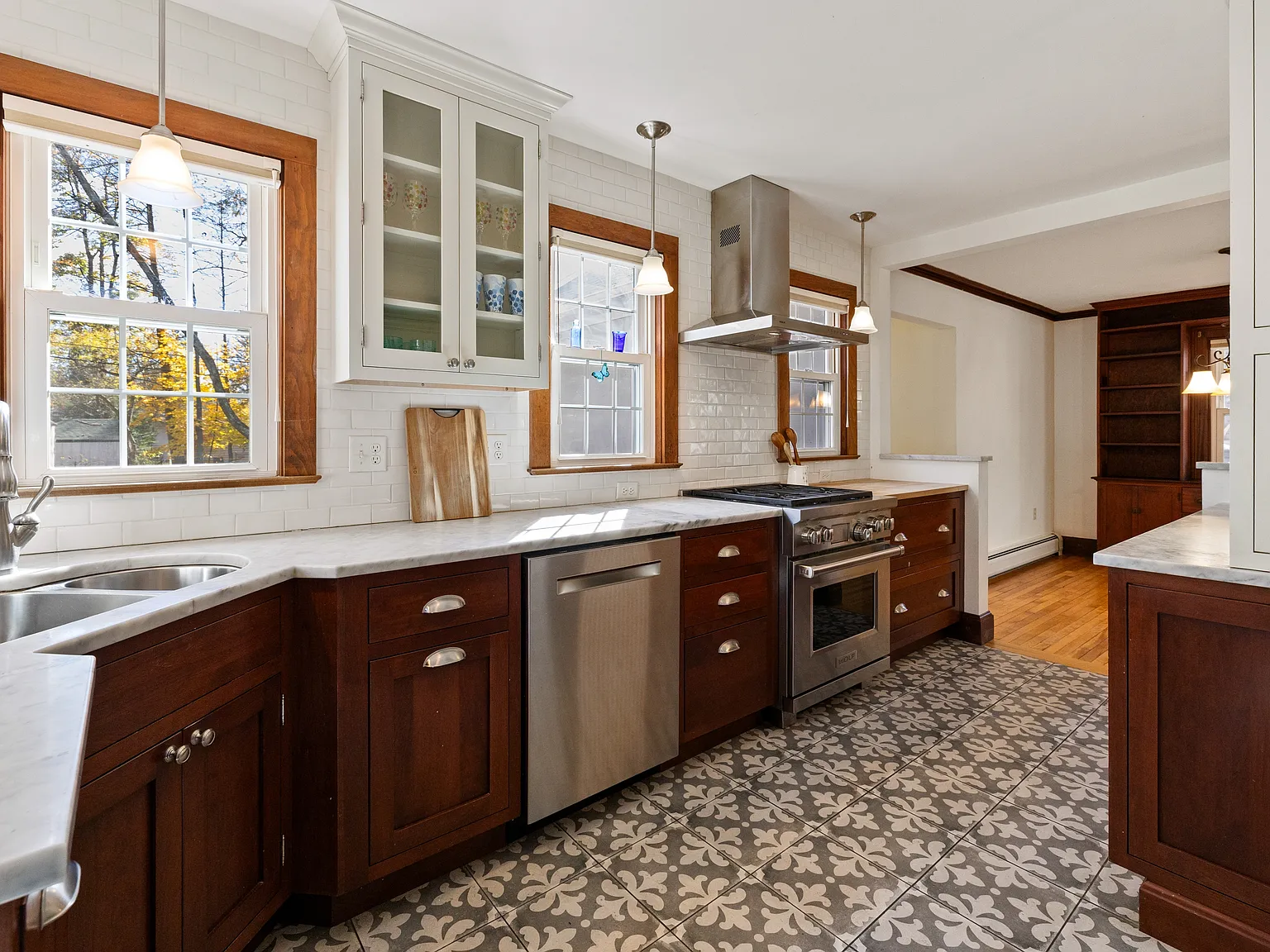 61 Woodlawn Avenue - 1 — Photo 2