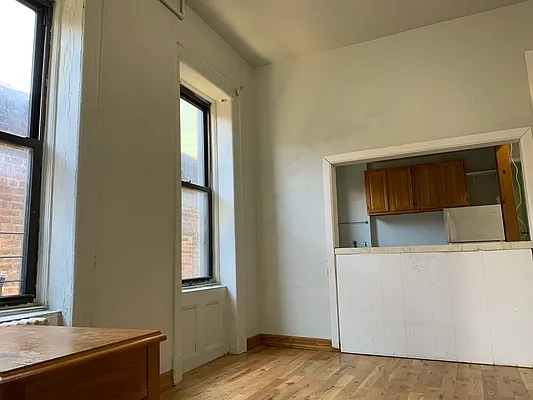 Rented by Metro Prop NY Corp | media 4