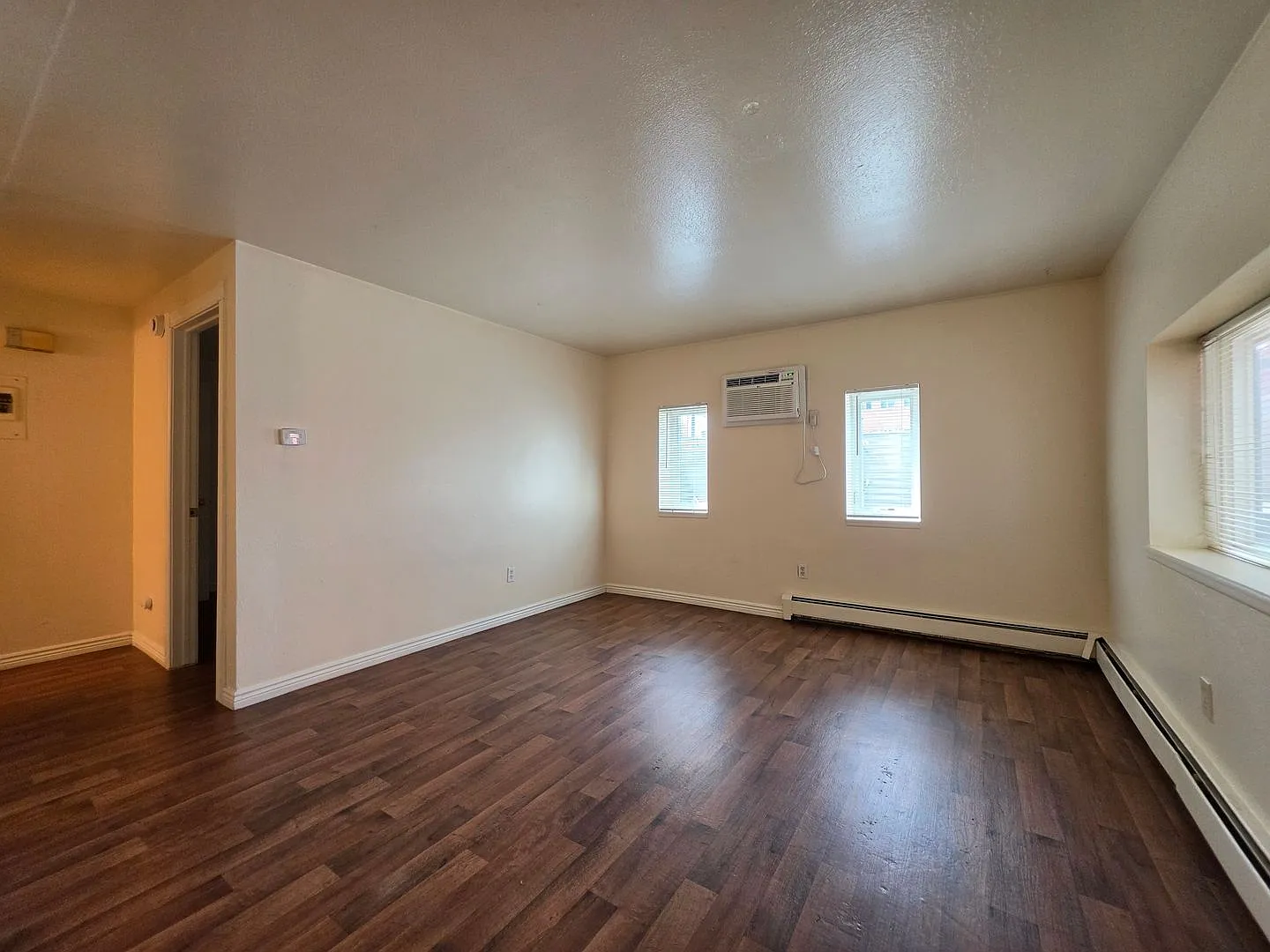 *Available Now* Garden Level Unit-On Site Laundry, Off Street Parking — Photo 2