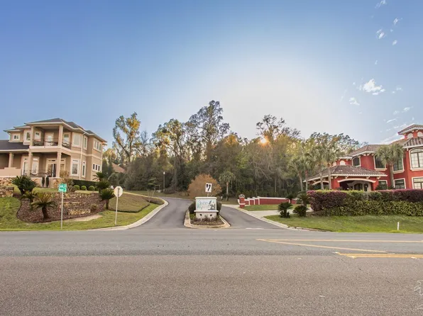 3033 Pelican Ln, Pensacola, FL 32514