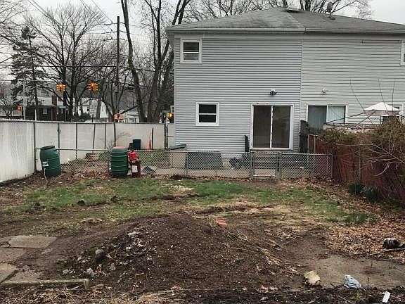 3rd image of 71 Bradley Ave