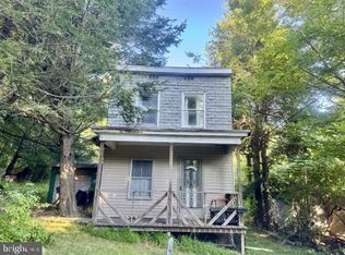 53 Theresa St, Shenandoah, PA 17976
