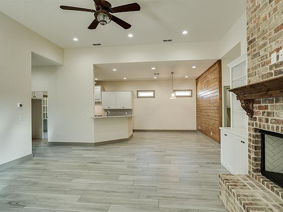 5th image of 807 Coulter Dr