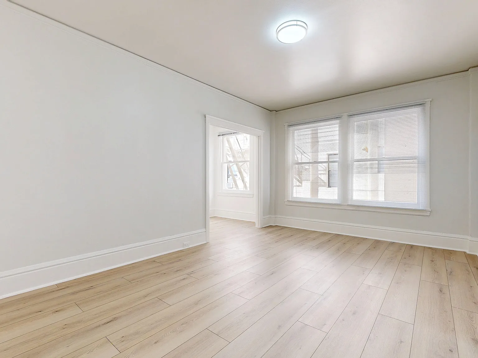 Charming Lower Nob Hill Studio | Shared Laundry & Pet Friendly — Photo 2