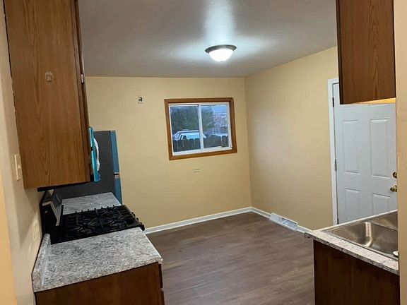 5th image of 160 E Northwest Hwy APT I