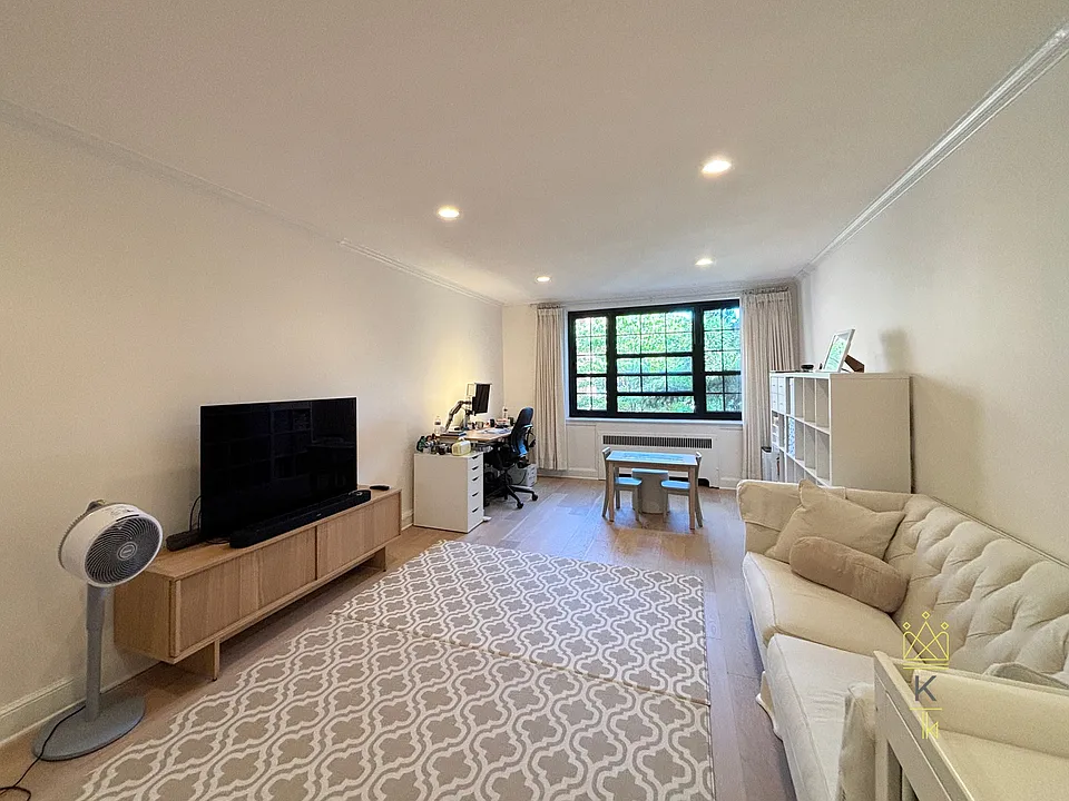 92 Marion St #4