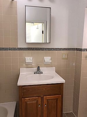 5th image of 160 Allen St APT 16