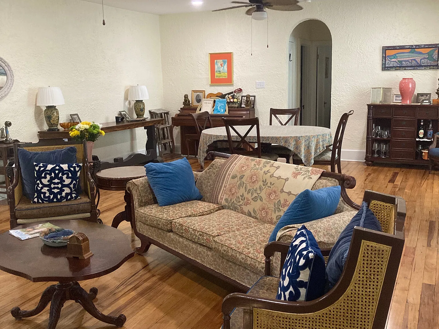 3 bed, 2047 sqft, $2,200 — Photo 4