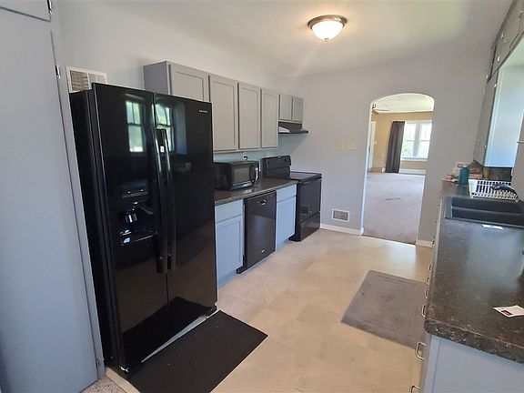 4th image of 421 W 29th St