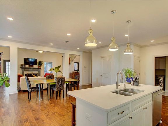 5th image of 109 Southern Oaks Ln