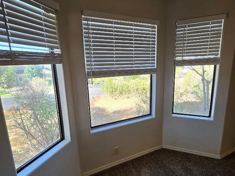 640 E Vermillion Ave — Photo 13