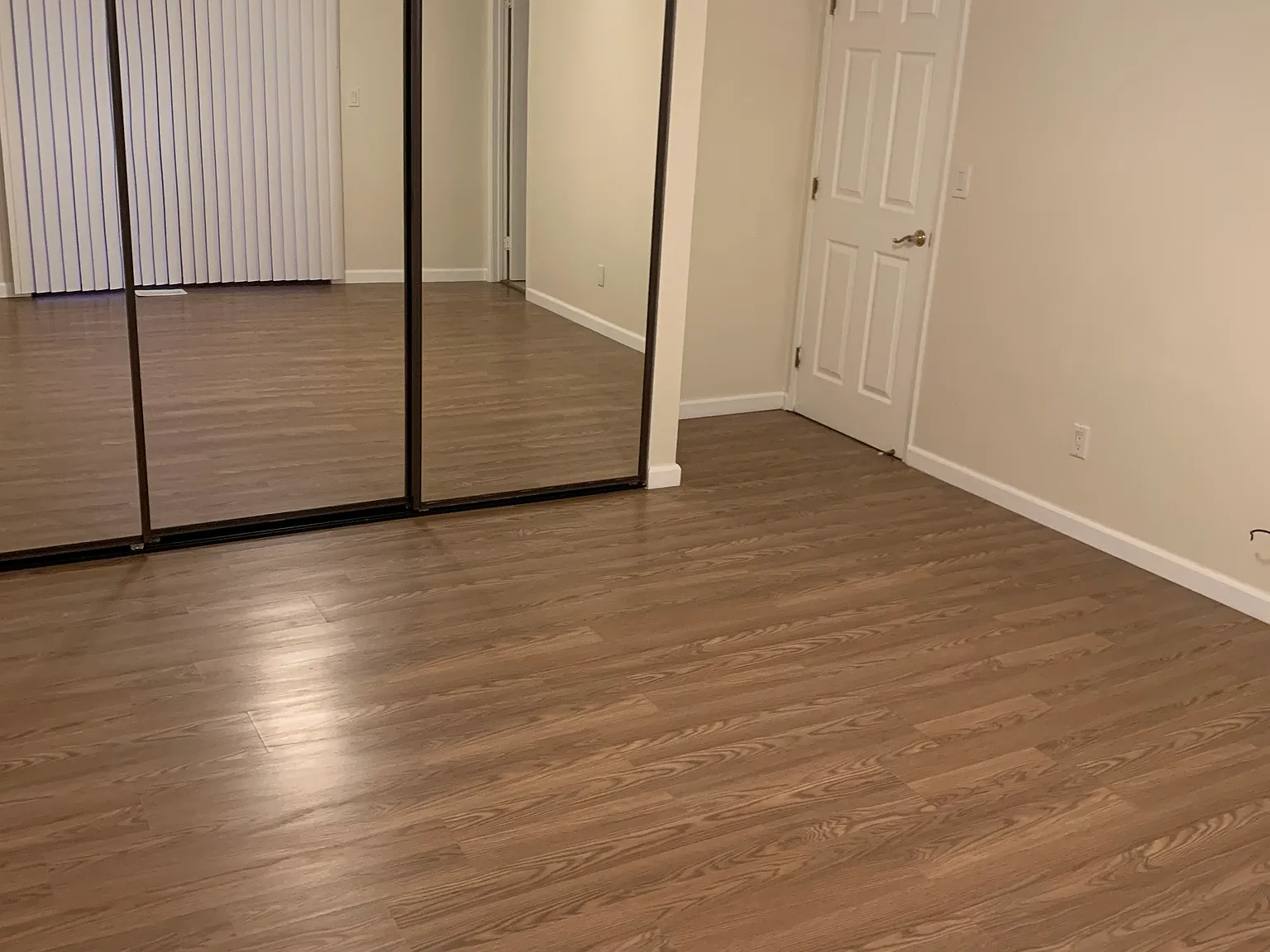 6 bed, 2.5 bath, 2068 sqft, $4,800 — Photo 3