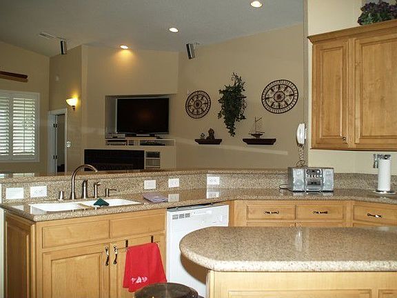 2nd image of 800 Mount Charleston Dr