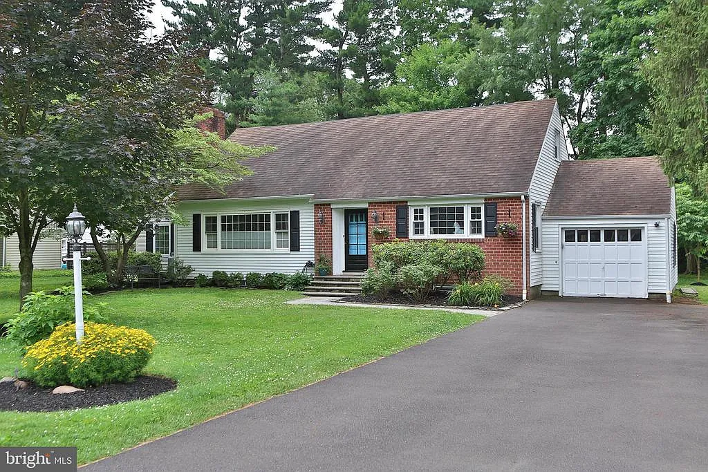 7 Glenolden Rd photo 1