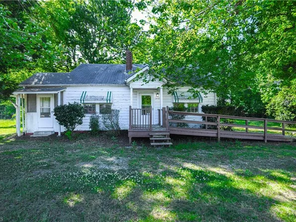 1402 Oak Ridge Rd, Kernersville, NC 27284
