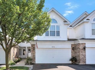 678 Citadel Dr, Westmont, IL 60559
