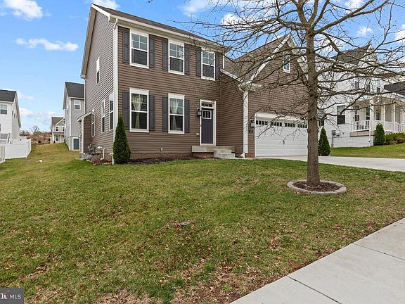 3rd image of 35 Hickory Ridge Cir