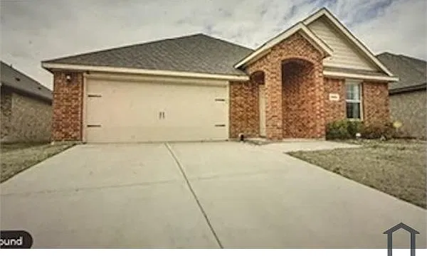 4 bed, 1940 sqft, $2,850 — Photo 2