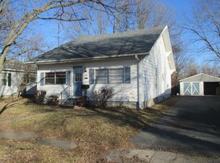 208 N 8th St, Herrin, IL 62948