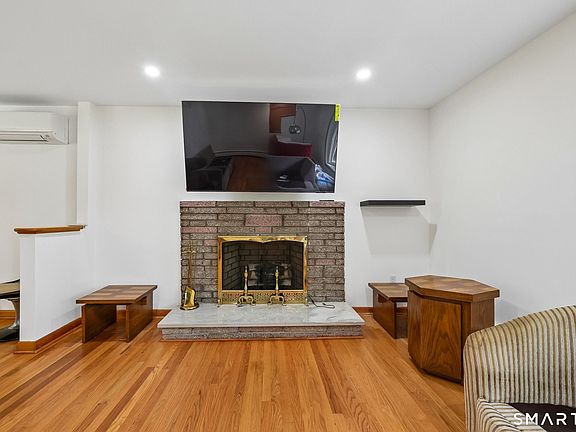 4th image of 144 Tuttle Drive