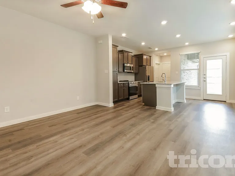 2580 Dulaney Dr — Photo 2