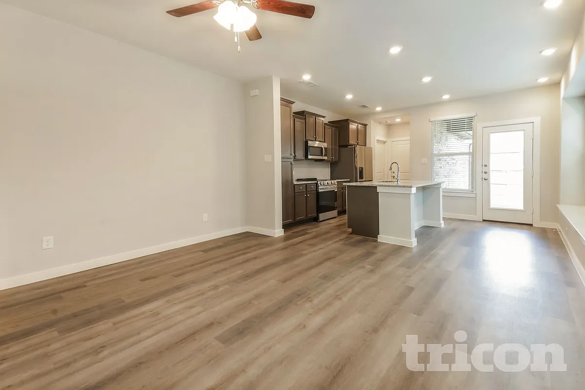 Building Photo - 2580 Dulaney Dr