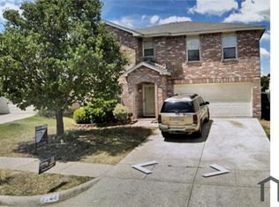 8744 Hunters Trl, Fort Worth, TX 76123