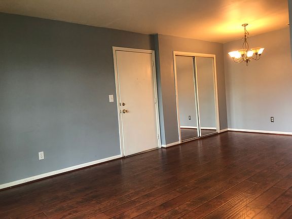 3rd image of 34650 Clarkson Dr W APT 45