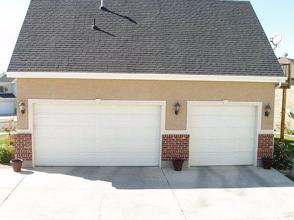 4th image of 1838 N Smithridge Dr