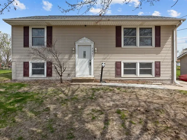 201 S Division St, Anamosa, IA 52205