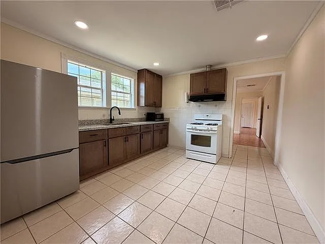 759 Oak Ave — Photo 6