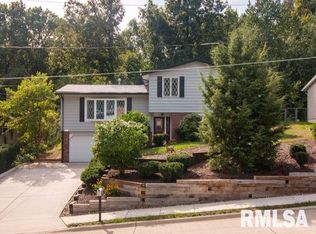 3313 9th St #A, Moline, IL 61265