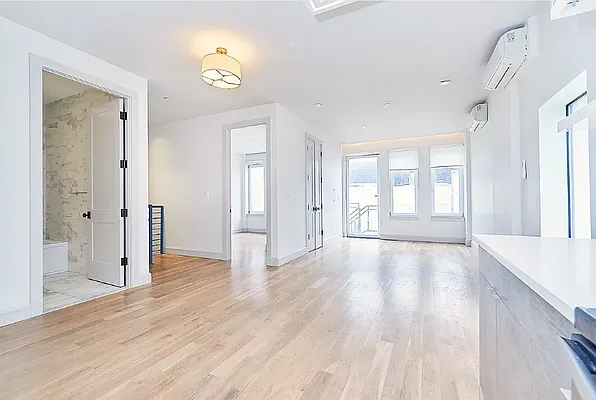 Rented by REAL New York | media 7