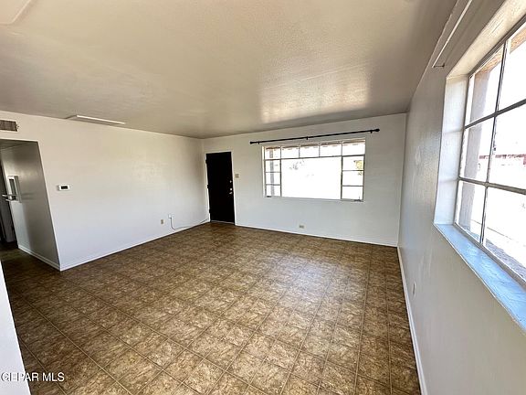 4th image of 5036 Louis Dr