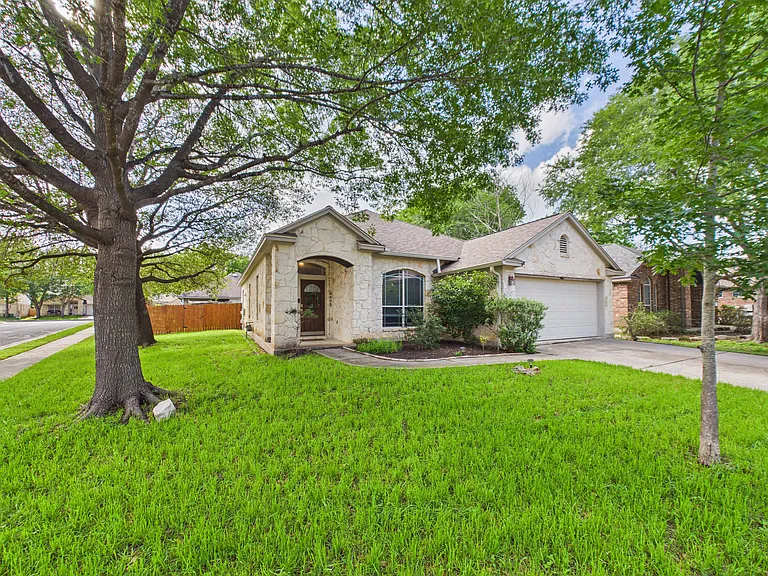 10216 Wind Cave Trl — Photo 46