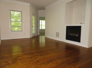 8806 Fairview Blf, Alpharetta, GA 30022