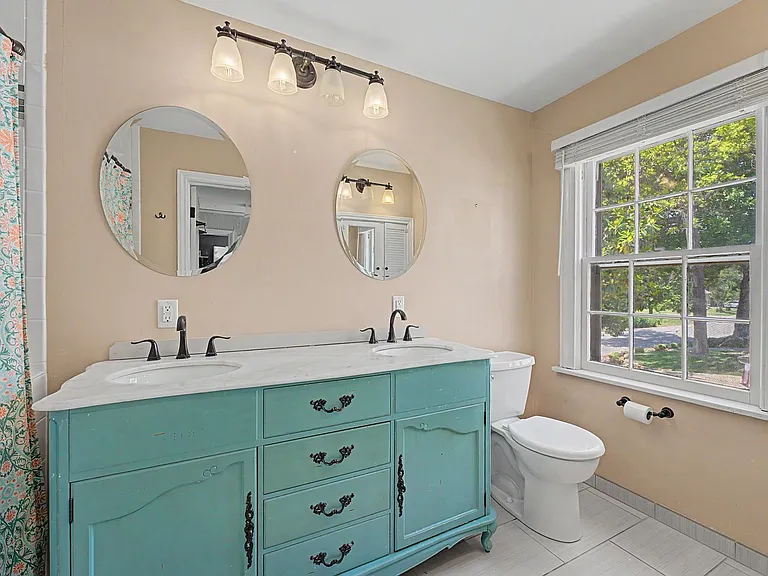 2523 S Cincinnati Ave — Photo 22