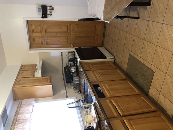 5th image of 197 Dongan St