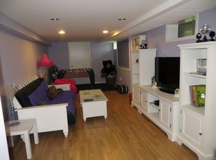 39 Rockery Ter, West Sand Lake, NY 12196