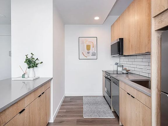 5th image of 1856 Park Ave #5N