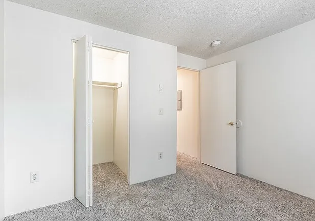 Charbern Apartments — Photo 50