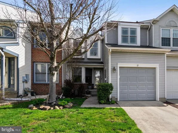 17 Endsleigh Pl, Robbinsville, NJ 08691