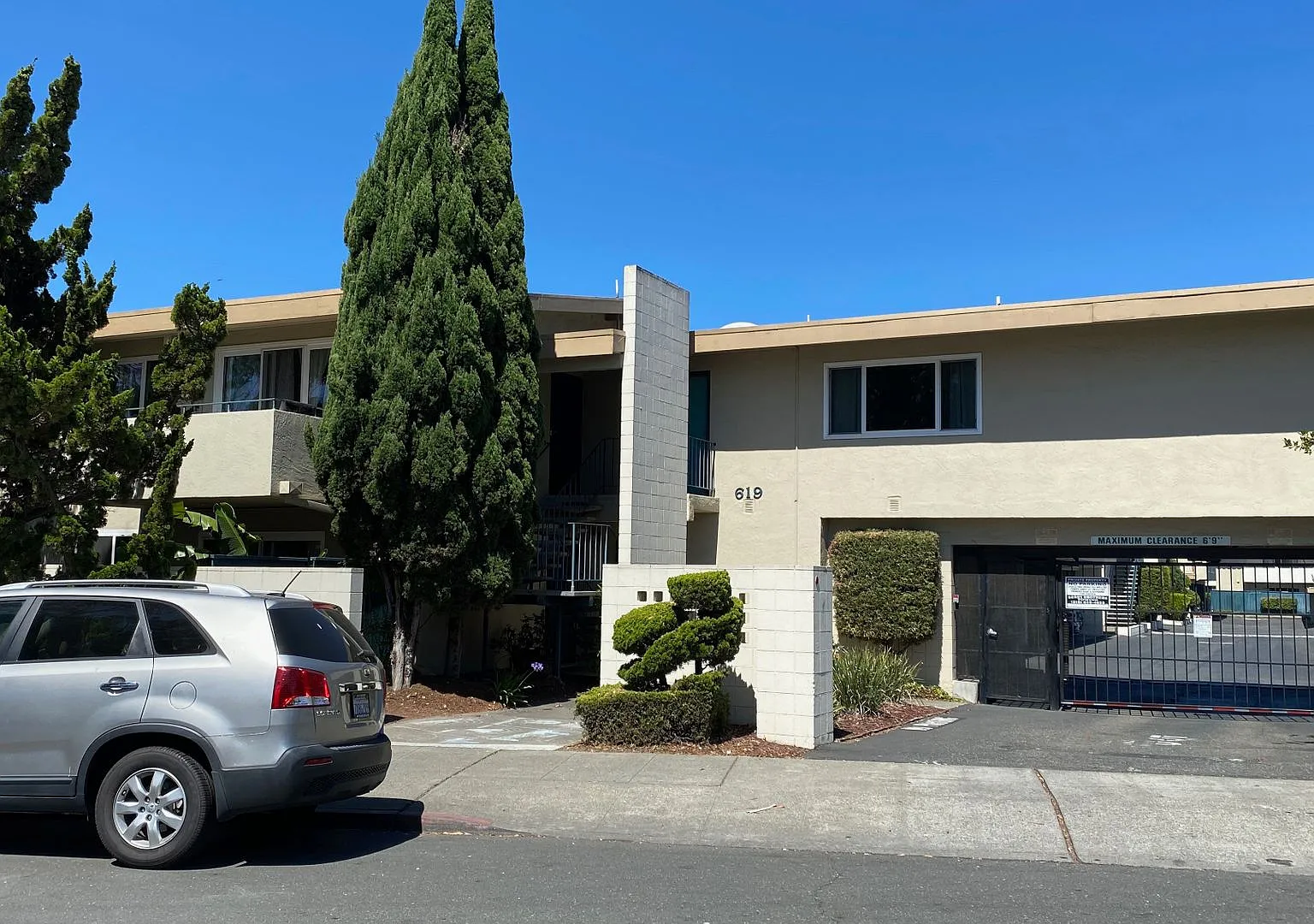 619 Willow #B- 30 % Rental FEE — Photo 1